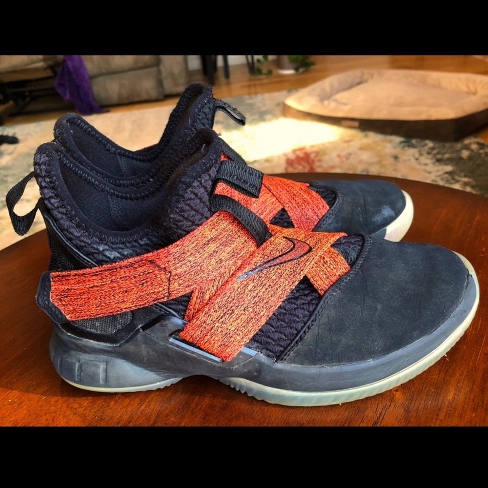 Nike LeBron Soldier XII Basketball Shoe size 4.5Y